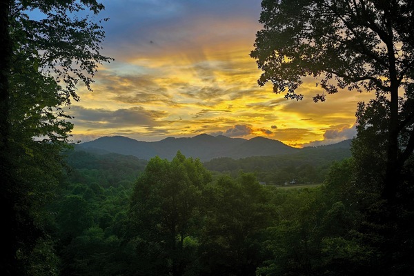 When the sunsets is when the show starts