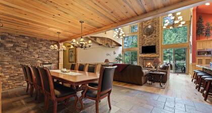 4 Red Fir - Ultimate Sunriver Stay, Game Room, Hot Tub, Walk to SHARC, Passes Included