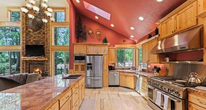 4 Red Fir - Ultimate Sunriver Stay, Game Room, Hot Tub, Walk to SHARC, Passes Included