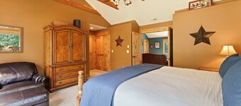 Ultimate Sunriver Stay | Game Room, Hot Tub, Walk to SHARC, Passes Included