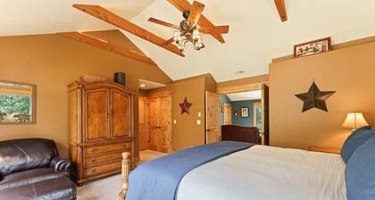 Ultimate Sunriver Stay | 6BR, Game Room, Hot Tub, Walk to SHARC