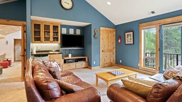 Smart-TV, Kamin, Videospiele