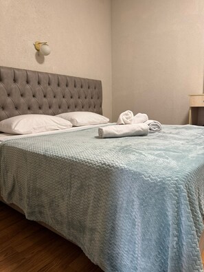 Deluxe Suite, Balcony, City View | Desk, laptop workspace, free WiFi, bed sheets - Asil Hotel (Batumi)