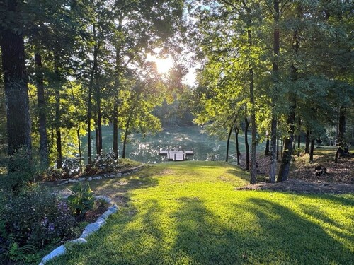 Southern Charm Sardis cabin 2-bedrooms with A/C, WiFi, and satellite TV