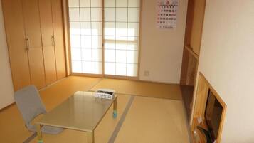 Basic Room, Garden View | Interior