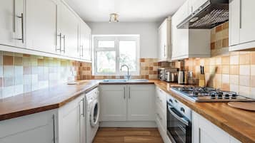 Micro-ondes, four, plaque de cuisson, lave-vaisselle