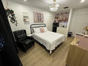 1 chambre, fer et planche à repasser, Wi-Fi gratuit, draps fournis