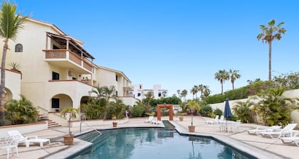 Beautiful designer condo across from beach, shops and restaurants!