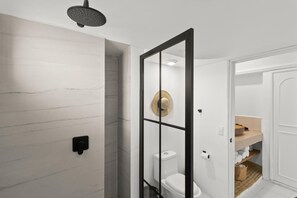 Hair dryer, towels, soap, toilet paper - Beautiful designer condo across from beach, shops and restaurants! (San José del Cabo)