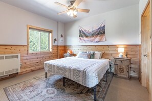 3 habitaciones, escritorio, tabla de planchar con plancha y wifi gratis 