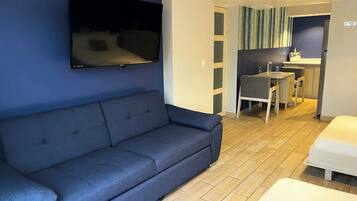 Egyptian cotton sheets, premium bedding, down duvets, in-room safe
