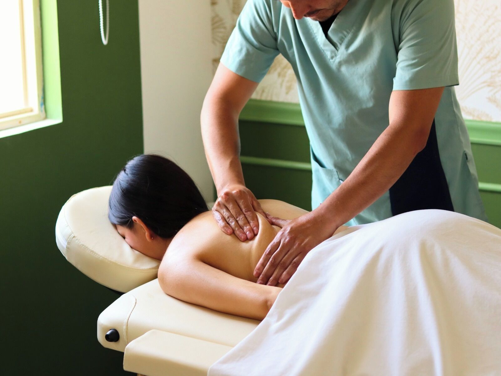 雙人療程室、美體療程、運動按摩、敷體療程、身體去角質、臉部療程