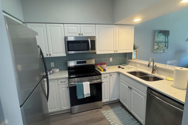 Microondas, horno, placa de cocina, lavavajillas