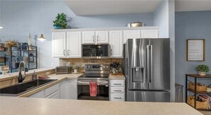 Frigor�ífic, microones, forn i placa de cuina 