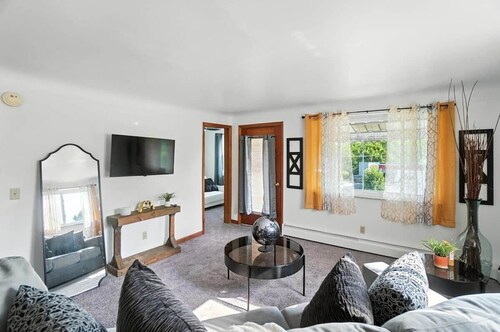2 BR Extend Stay Haven, 10 Min to DTW