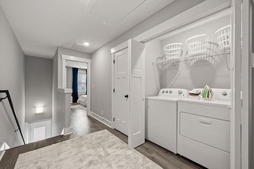 River's Edge (111 Hickory Grove BLVD)