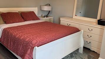 3 chambres, fer et planche à repasser, Wi-Fi gratuit, draps fournis