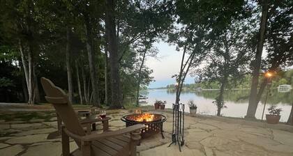 Cottage on Cypress Bay near Paris Landing State Park