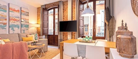 Apartment (1 Bedroom) | Wohnbereich