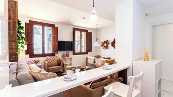 Apartment (2 Bedrooms) | Living area