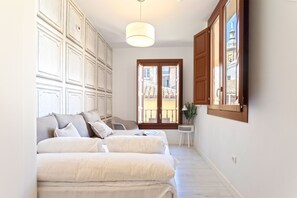 Appartamento (2 Bedrooms) | 1 camera, ferro/asse da stiro, Wi-Fi gratuito, lenzuola