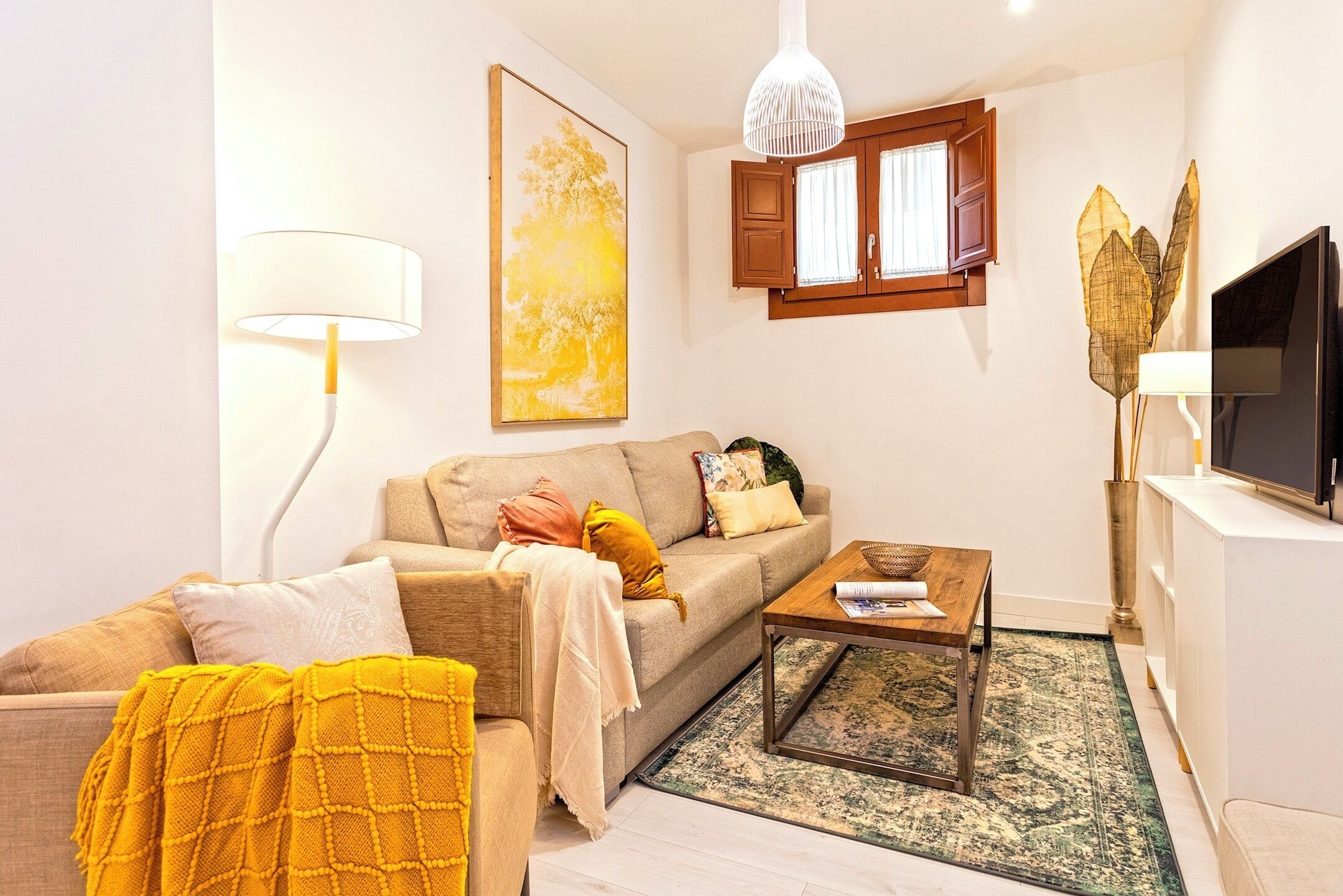 Apartment (2 Bedrooms) | Living area