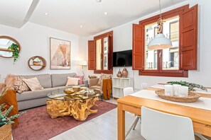 Apartment (2 Bedrooms) | Wohnbereich