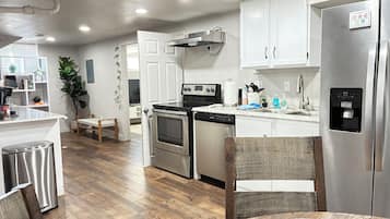 Oven, stovetop, dishwasher