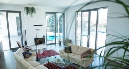 Luxury in Perfect Location, Sežana Villa 1003