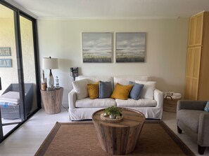 Living area - OV 1131 Ocean / Golf Course View - Welcome To Paradise! (Fort Pierce)