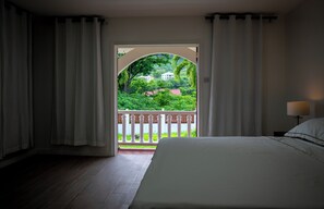 4 bedrooms, in-room safe, desk, iron/ironing board - Villa del Nique - Modern and serene 4-bedroom house in Pembroke (Pembroke)