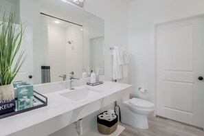 Toallas y papel de baño 