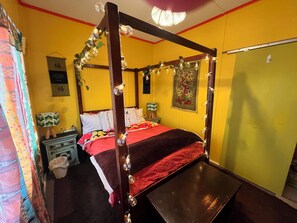 2 bedrooms, iron/ironing board, travel cot, WiFi - Serenity, a quiet cottage in Lithgow (Lithgow)