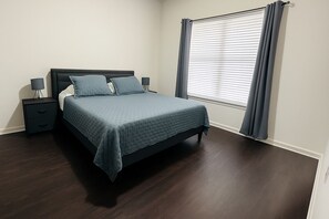2 dormitorios, tabla de planchar con plancha, wifi y ropa de cama