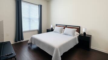 2 chambres, fer et planche à repasser, Wi-Fi, draps fournis