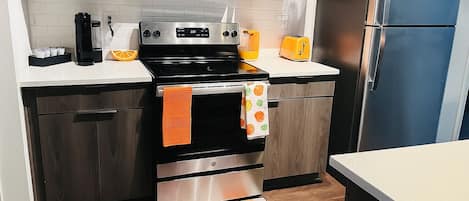 ميكروويف، فرن، موقد طهي مسطح، غسالة أطباق