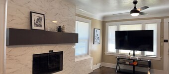 Cozy House with King Bed and Modern Bathrooms