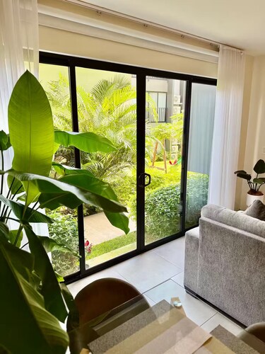 5 minutes from Airport | Transfer ($) | Pool | Gym | Full condo