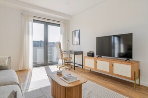 Télévision, chaîne hi-fi