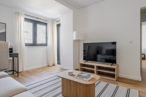 Fernseher, Stereoanlage