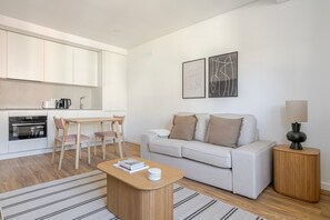 Fernseher, Stereoanlage