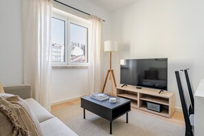 Fernseher, Stereoanlage