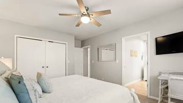 3 chambres, fer et planche à repasser, Wi-Fi, draps fournis