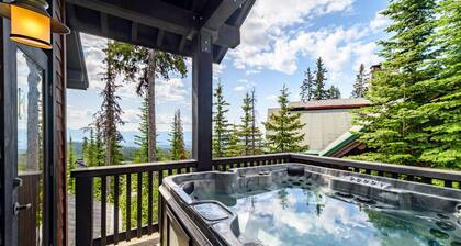 Ski-In/Ski-Out Lodge w/ Hot Tub + Views