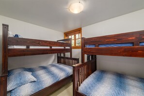 4 bedrooms, free WiFi, bed sheets