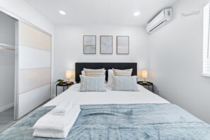 مكواة/لوح كي وواي فاي مجانًا وملاءات أسرّة