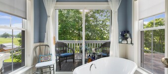 Charming 5-bedroom farmhouse in Bardstown, close to Distilleries! Peaceful