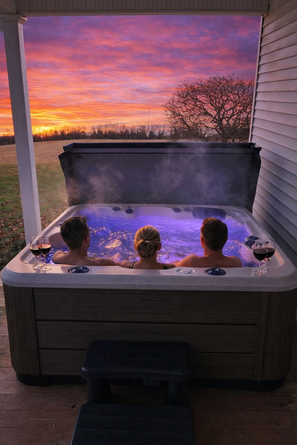 Outdoor spa tub