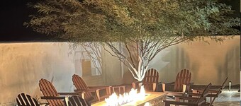 Desert Oasis • Views • Pool + Courts •Walk to Town