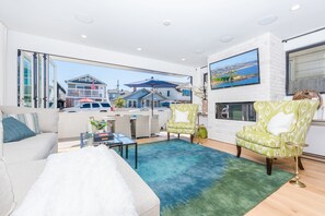 Smart TV - Luxury Three-Level 6BR | AC, Ocean Views & Rooftop Deck w/ Private Hot Tub | Steps to the Sand! (Newport Beach)